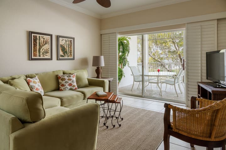 Olde Marco Island Inn and Suites