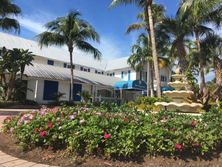 Olde Marco Island Inn and Suites