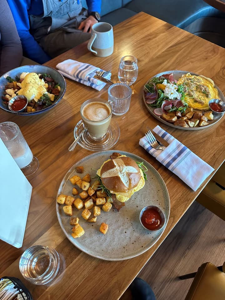 Pyramid Lake Lodge