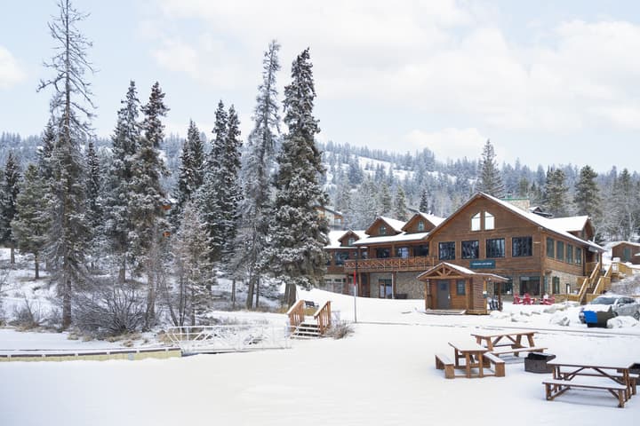 Pyramid Lake Lodge