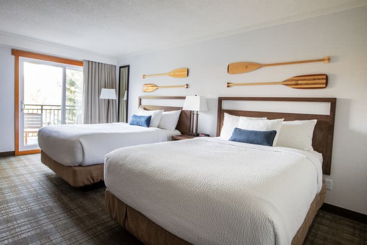 Pyramid Lake Lodge