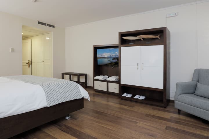 MR Hotel