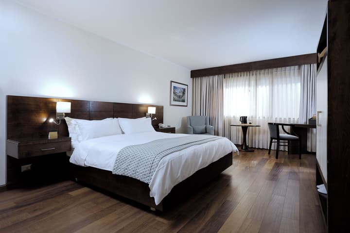 MR Hotel