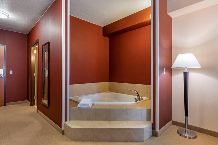 Comfort Inn & Suites Gateway to Glacier National Park