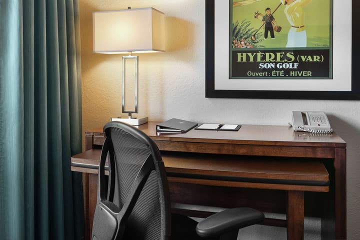 Doubletree by Hilton Cape Cod - Hyannis