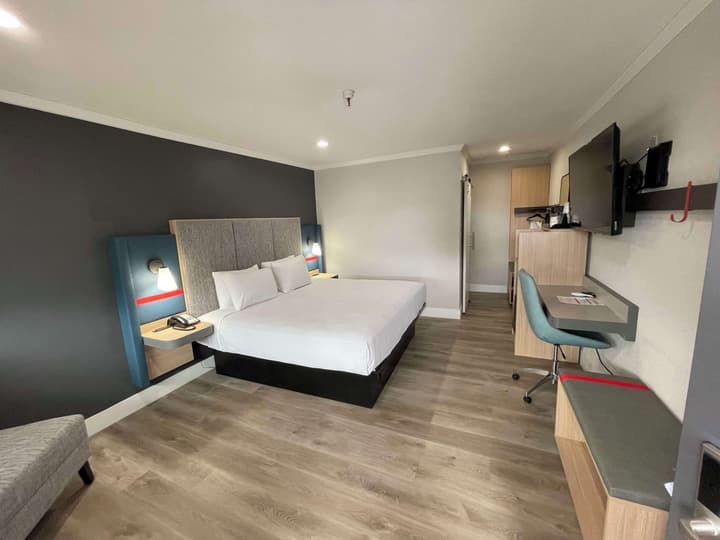 The Midtowner Hotel, SureStay Collection by Best Western