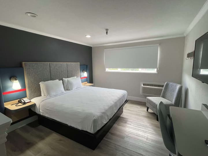 The Midtowner Hotel, SureStay Collection by Best Western