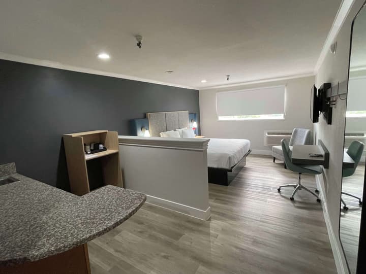 The Midtowner Hotel, SureStay Collection by Best Western