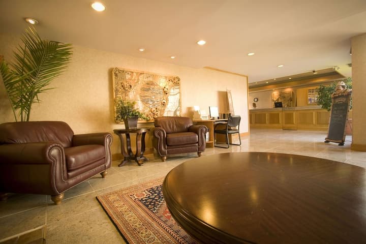 Coast Discovery Inn