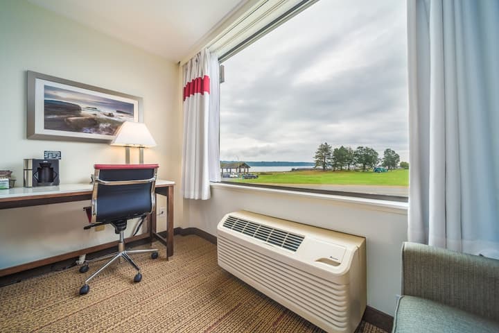 Coast Discovery Inn