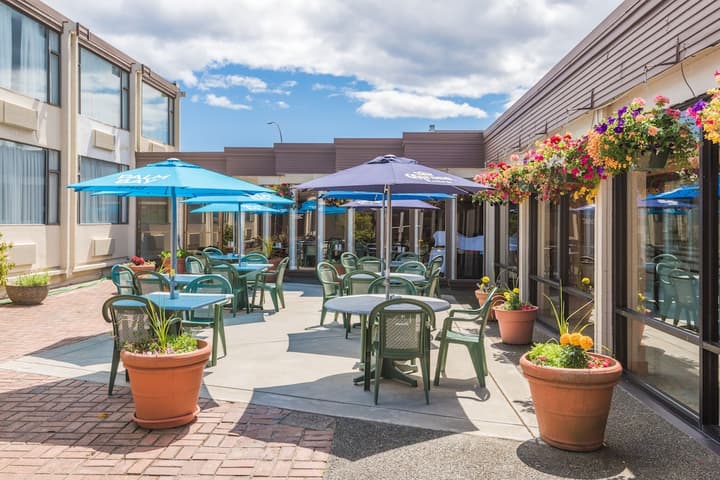 Coast Discovery Inn