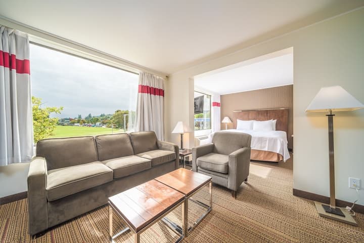 Coast Discovery Inn