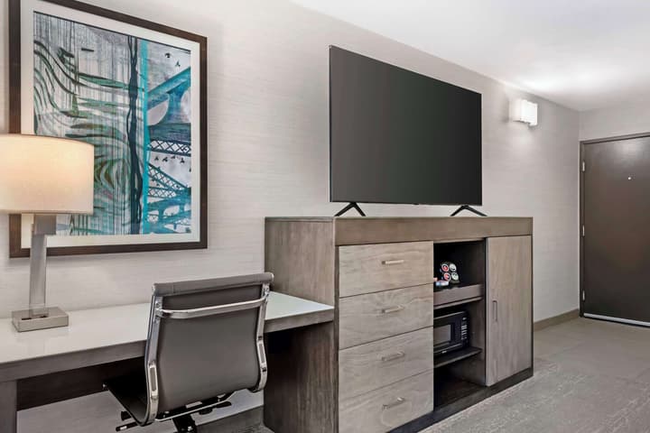 Best Western Plus Agate Beach Inn
