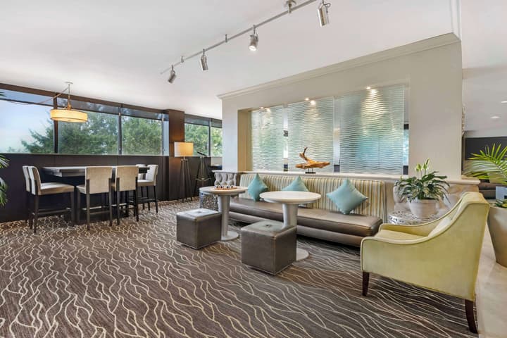 Best Western Plus Agate Beach Inn