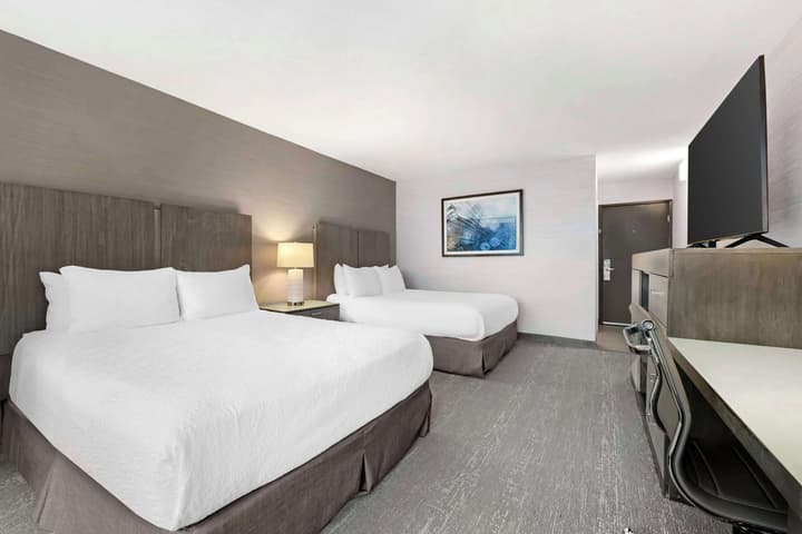 Best Western Plus Agate Beach Inn