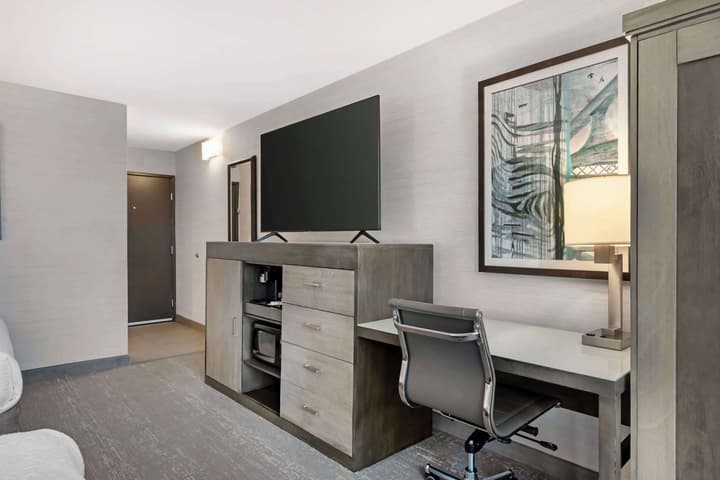 Best Western Plus Agate Beach Inn