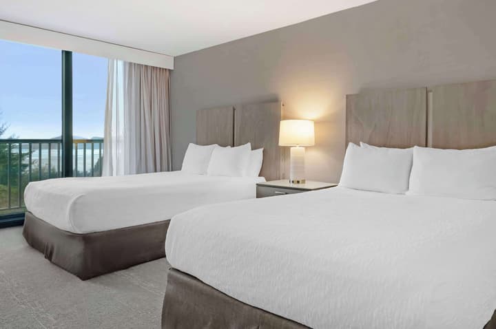 Best Western Plus Agate Beach Inn
