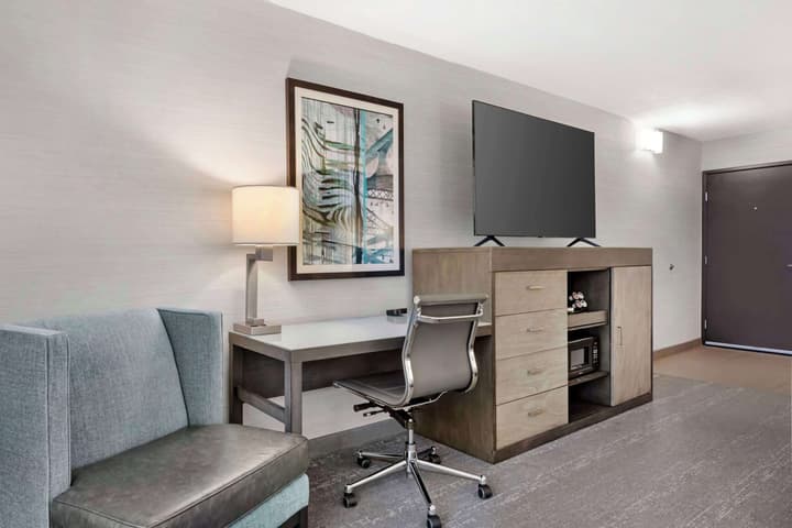 Best Western Plus Agate Beach Inn