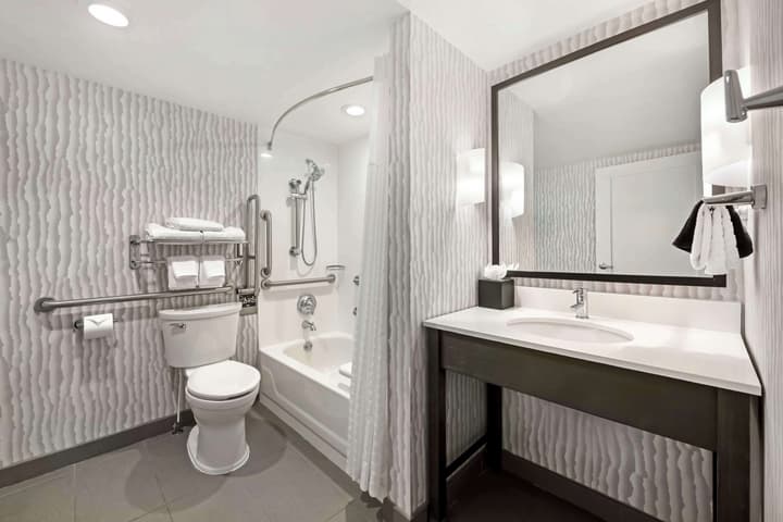 Best Western Plus Agate Beach Inn
