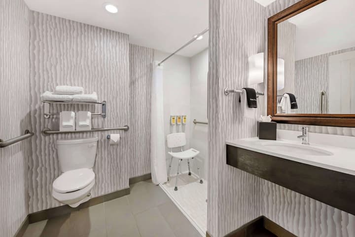 Best Western Plus Agate Beach Inn