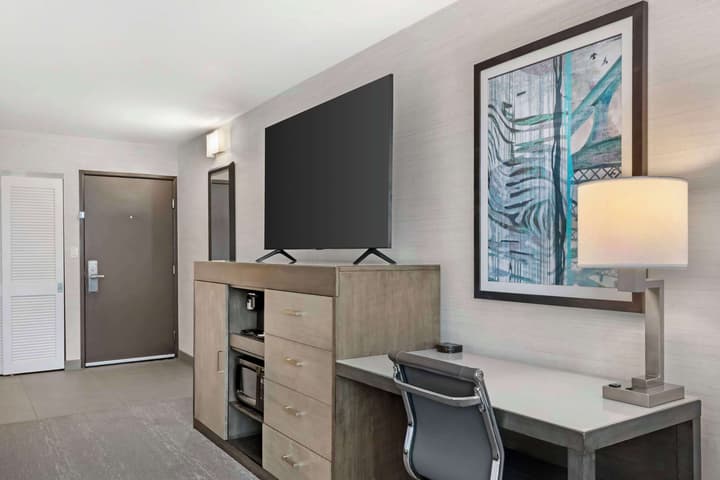 Best Western Plus Agate Beach Inn