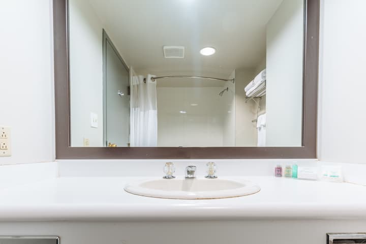 Best Western Plus Vancouver Airport Hotel