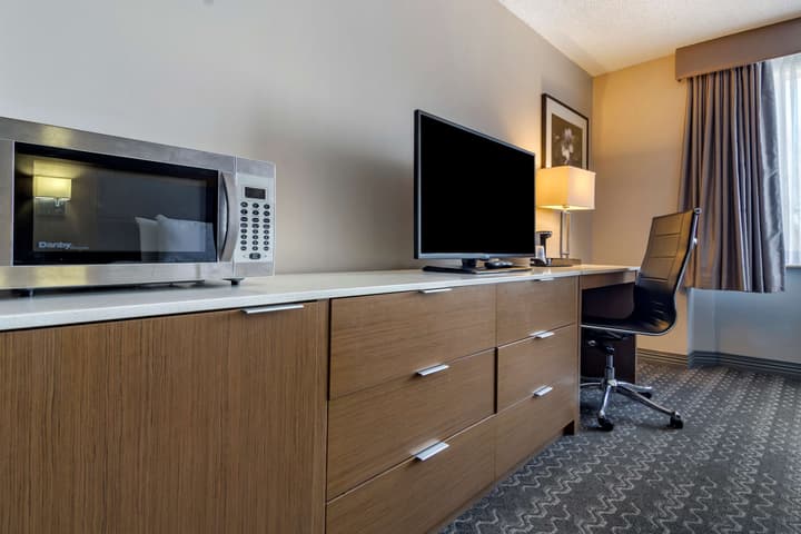 Best Western Plus Vancouver Airport Hotel
