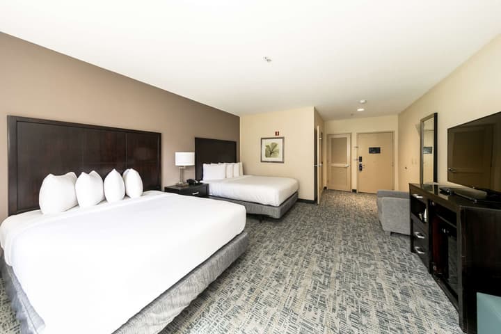 Best Western Inn & Suites San Diego – Zoo/SeaWorld Area