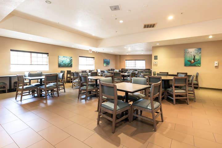 Best Western Inn & Suites San Diego – Zoo/SeaWorld Area