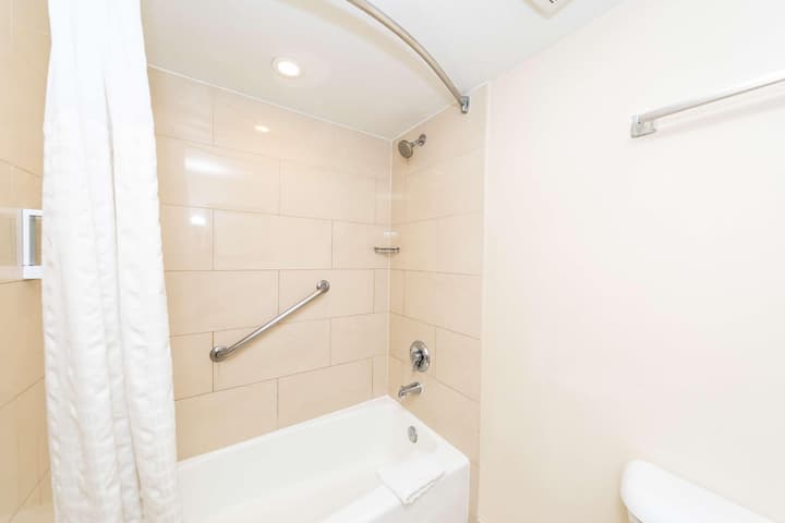 Best Western Inn & Suites San Diego – Zoo/SeaWorld Area
