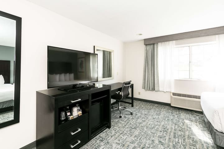Best Western Inn & Suites San Diego – Zoo/SeaWorld Area