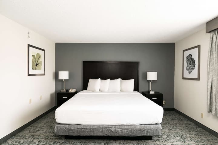 Best Western Inn & Suites San Diego – Zoo/SeaWorld Area