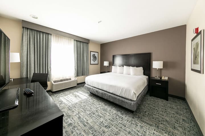 Best Western Inn & Suites San Diego – Zoo/SeaWorld Area
