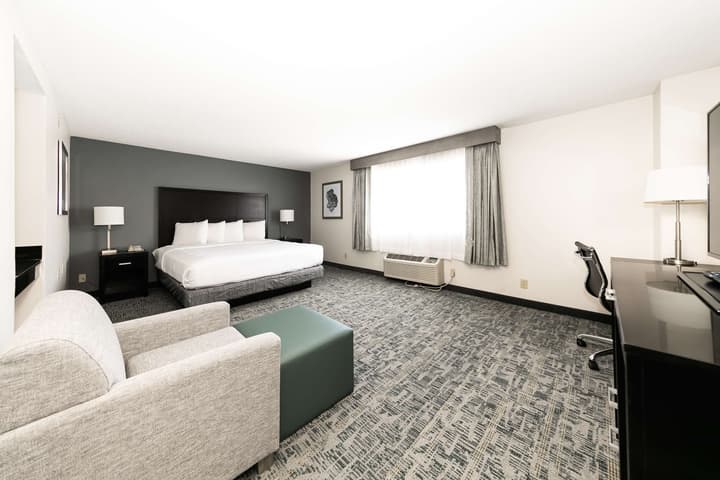 Best Western Inn & Suites San Diego – Zoo/SeaWorld Area