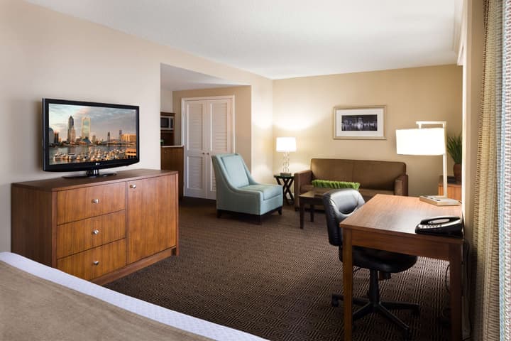 DoubleTree by Hilton Hotel Jacksonville Riverfront