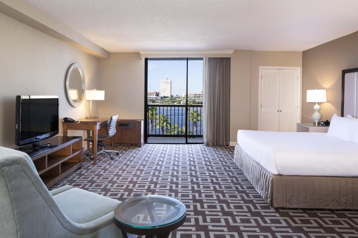 DoubleTree by Hilton Hotel Jacksonville Riverfront