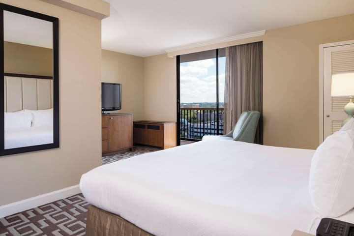 DoubleTree by Hilton Hotel Jacksonville Riverfront