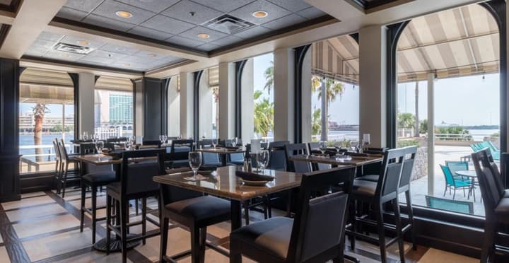 DoubleTree by Hilton Hotel Jacksonville Riverfront