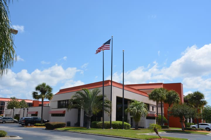 Grand Hotel Orlando at Universal Blvd - Shuttle to Theme Parks