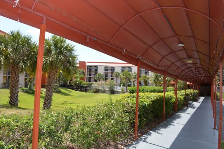 Grand Hotel Orlando at Universal Blvd - Shuttle to Theme Parks