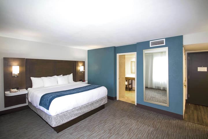 Comfort Inn & Suites Downtown Brickell - Port of Miami
