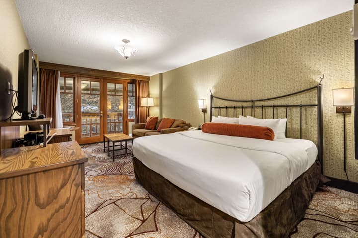 Banff Caribou Lodge and Spa