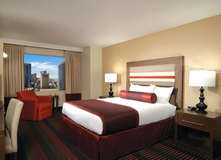 The STRAT Hotel, Casino & Tower