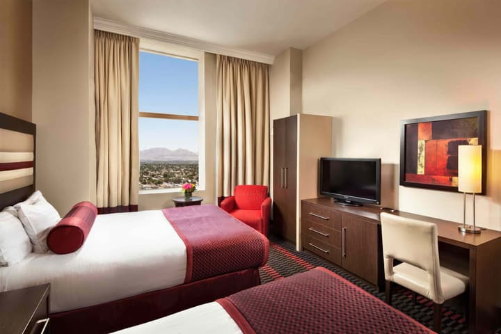 The STRAT Hotel, Casino & Tower