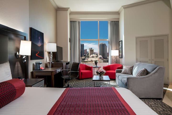 The STRAT Hotel, Casino & Tower