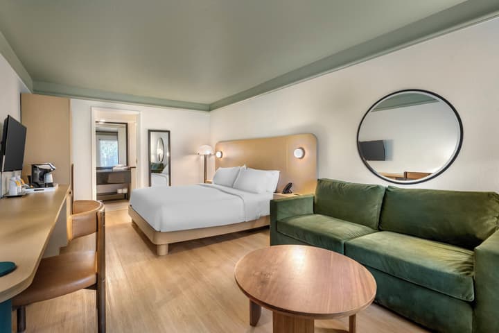 voco Kissimmee Orlando by IHG