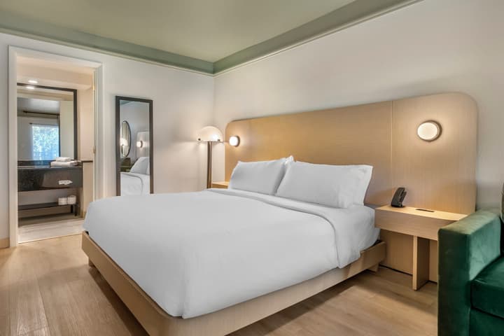 voco Kissimmee Orlando by IHG