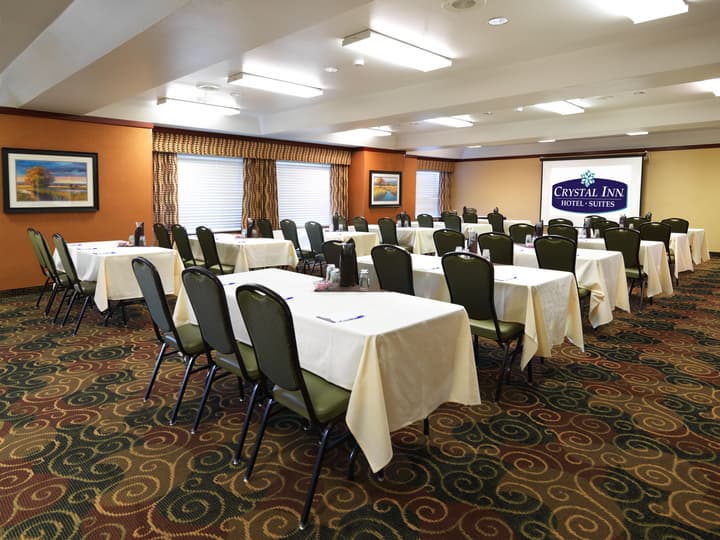 Crystal Inn Hotel & Suites Salt Lake City