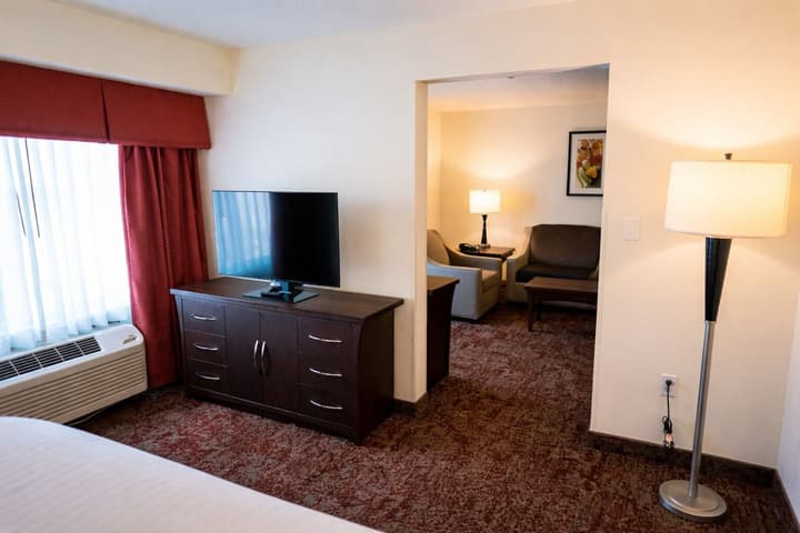 Crystal Inn Hotel & Suites Salt Lake City