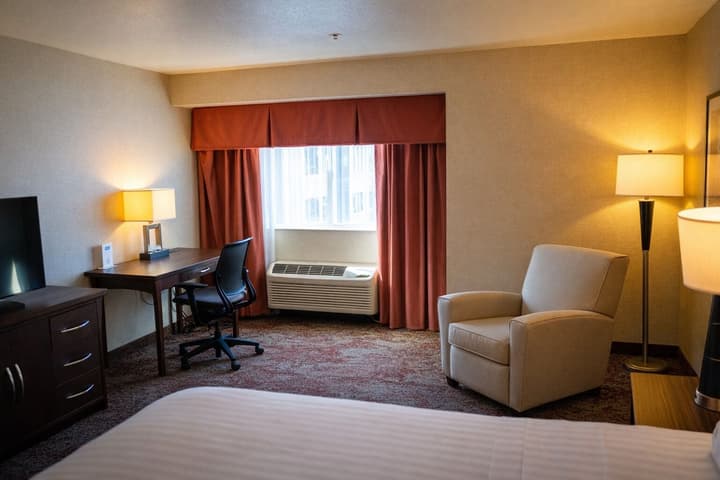 Crystal Inn Hotel & Suites Salt Lake City